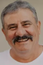 Неджат Баяр