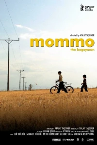 Моммо (2009)